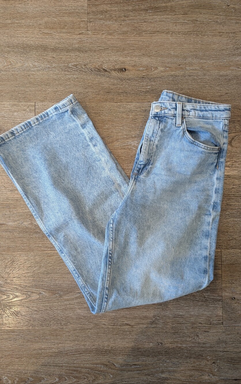 Women's Light Wash Straight Leg Jeans